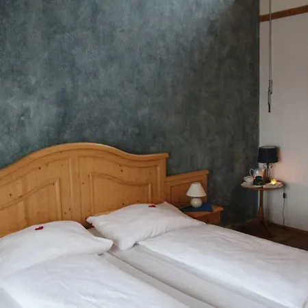 Weingut Schatz Lodge *