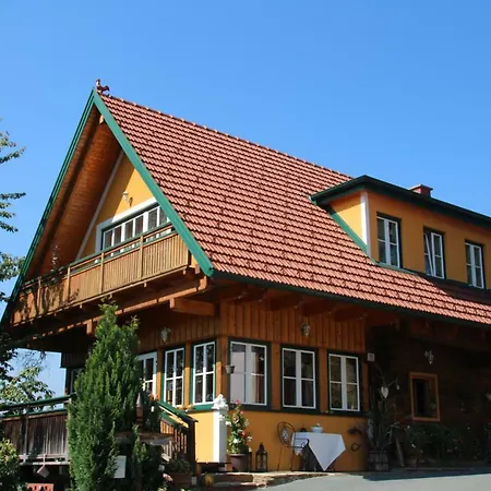 Weingut Schatz Lodge *